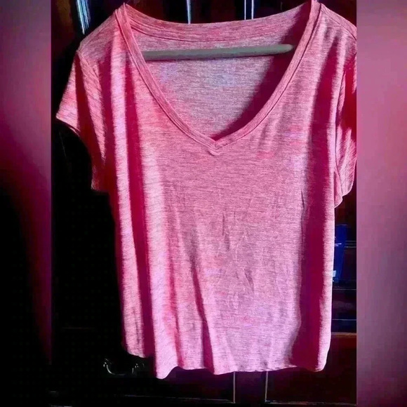 VOGO athletic top women’s large. - Picture 2 of 5